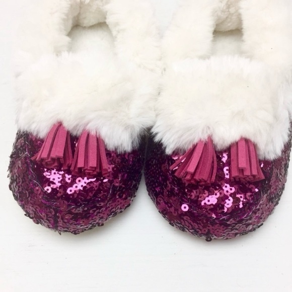 Pottery Barn Moccasin Slippers 5/6 New - Picture 2 of 5